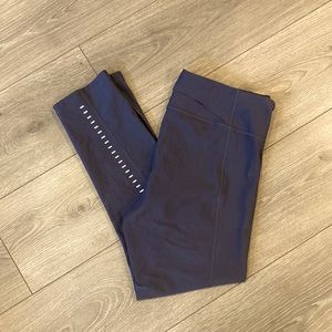 Under armour woman’s leggings large gray